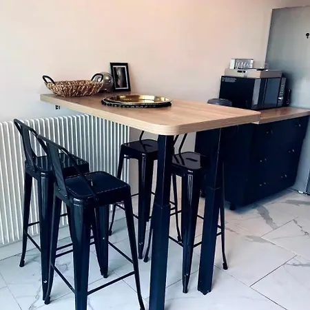 Le Grand Appart' T6 Avec 5 Parking Fibre דירה